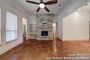 Building Photo - 511 Pecan Forest