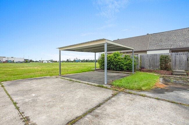 Primary Photo - Duplex for rent!