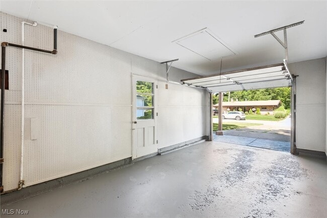 Building Photo - 6411 Nelwood Rd