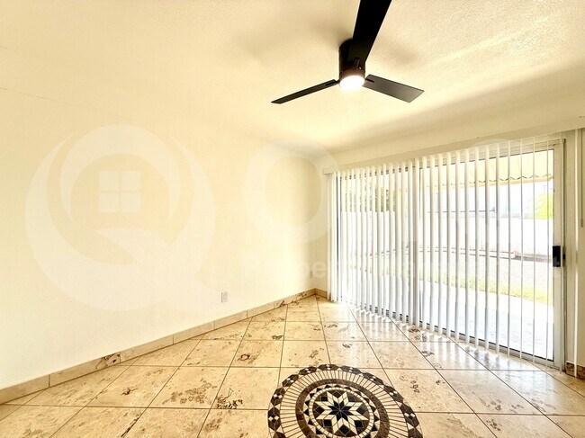 Building Photo - 3006 S Dromedary Dr
