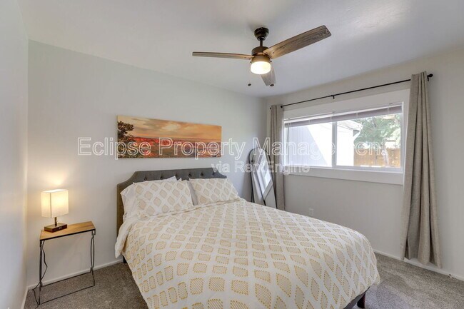 Building Photo - 1228 Bonito Ave