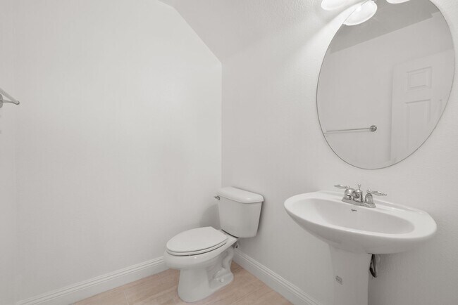 Building Photo - 4BR Gated Riverside Home | Fireplace | 2-Car Garage | Washer/Dryer | 3D Tour