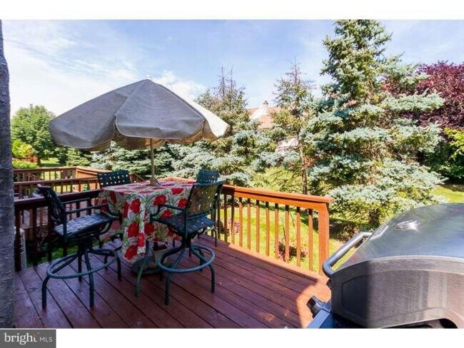 Building Photo - 137 Discovery Ct