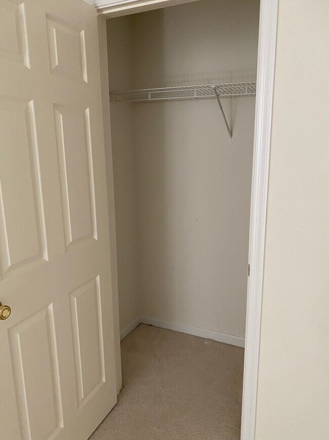 Building Photo - 15538 Port Washington Ct