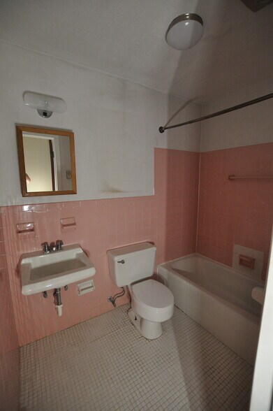 Building Photo - 2 Fairfield Ave