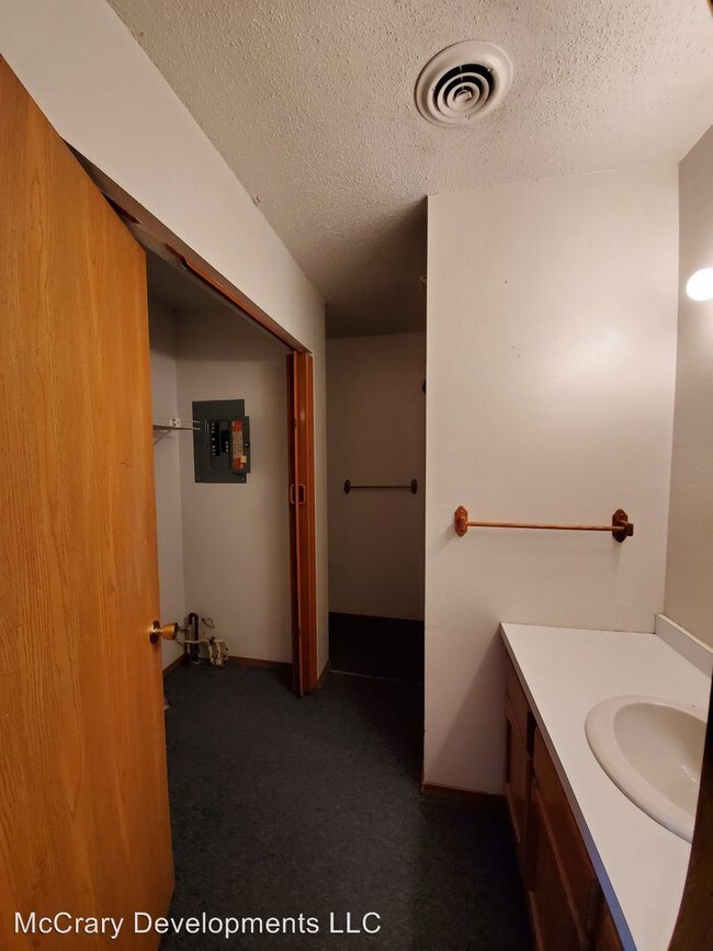 Building Photo - 2110 Melanie Ln