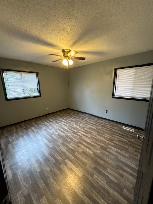 Building Photo - 116 Pinecrest Dr