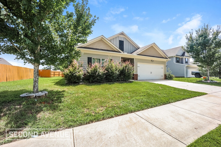 Building Photo - 4080 Clay Ct SE