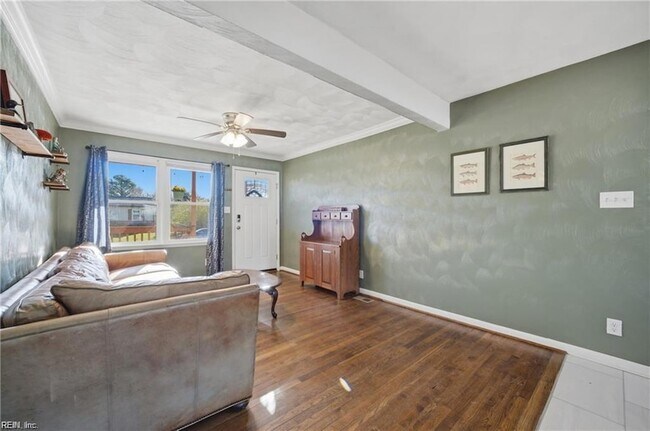 Building Photo - 108 Marcy St