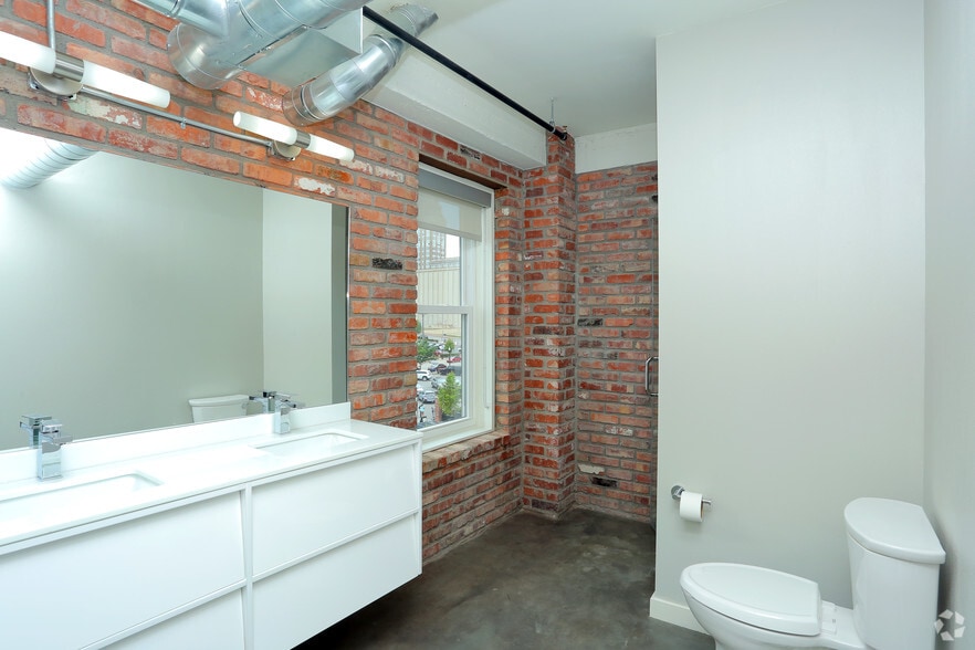 Primary Photo - Jacobs Lofts on 1st