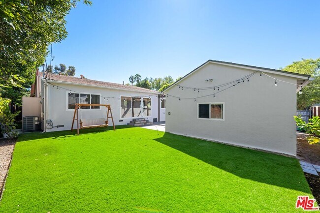 Building Photo - 9717 Cisco St