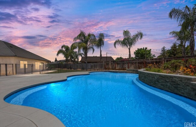 Building Photo - Furnished 4-Bed Executive Home w/ Pool, Ja...