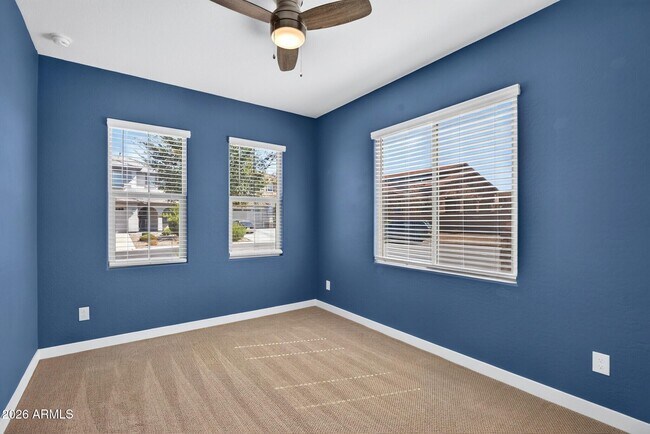 Building Photo - 261 Pinnacle Ridge Dr