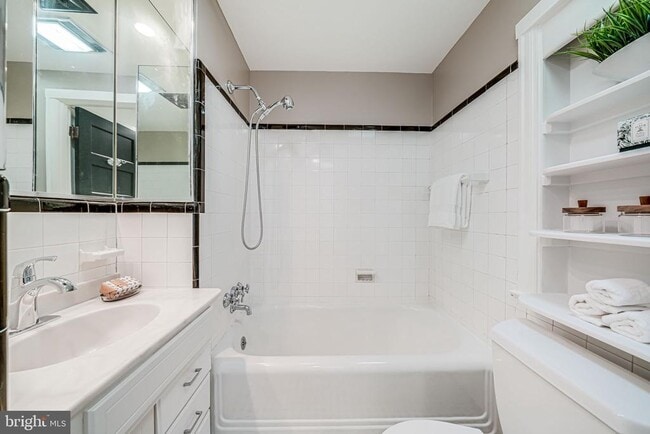 Building Photo - 4817 Chevy Chase Blvd