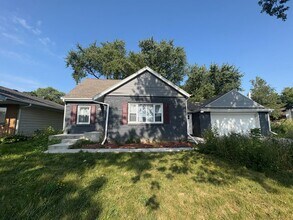 Building Photo - Rare Tosa single family!