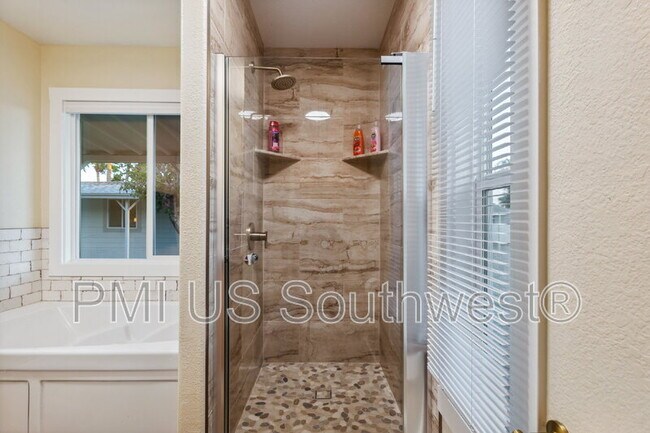 Building Photo - 437 Riverfront Dr