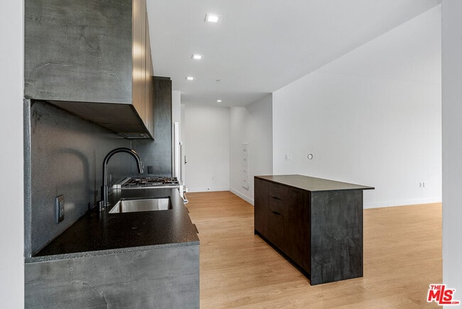 Building Photo - 10700 Tabor St