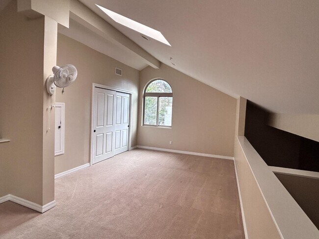 Building Photo - 27111 Sugar Pine Dr