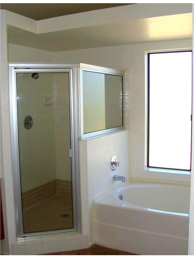 Building Photo - 40447 Colina Ct