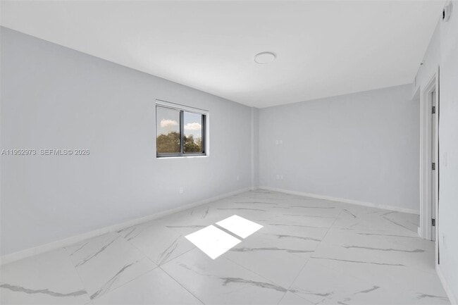 Building Photo - 840 NE 130th St