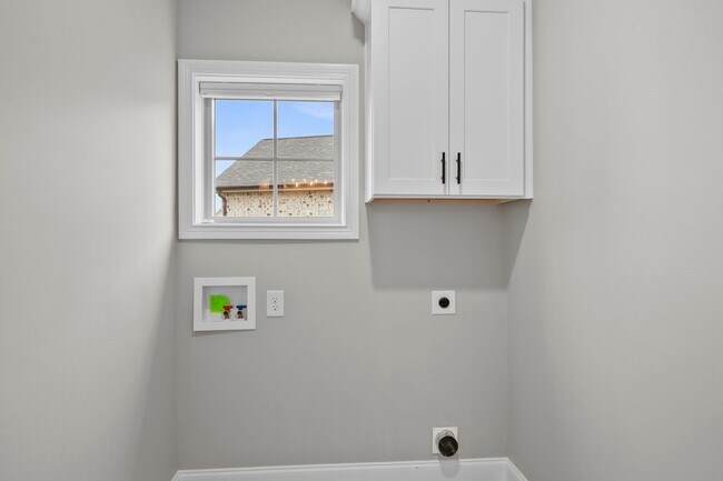 Building Photo - Bright, Airy & Beautiful--Stunning New 3-Bedroom Home!