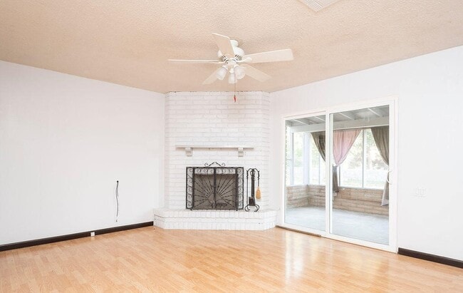 Building Photo - 2955 Huntington Dr