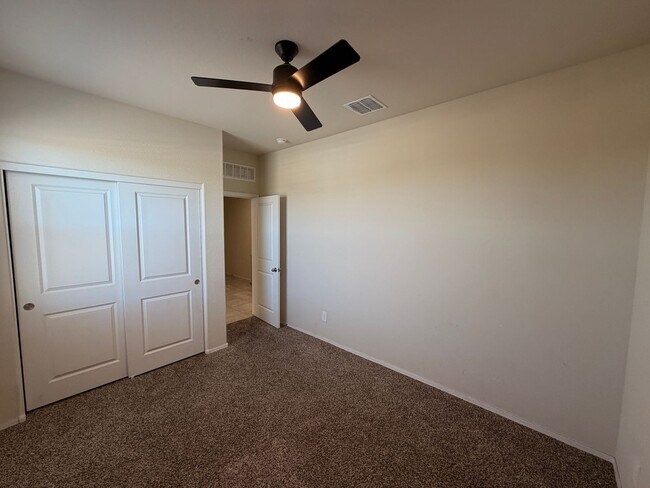 Building Photo - 18389 W Whispering Wind Dr