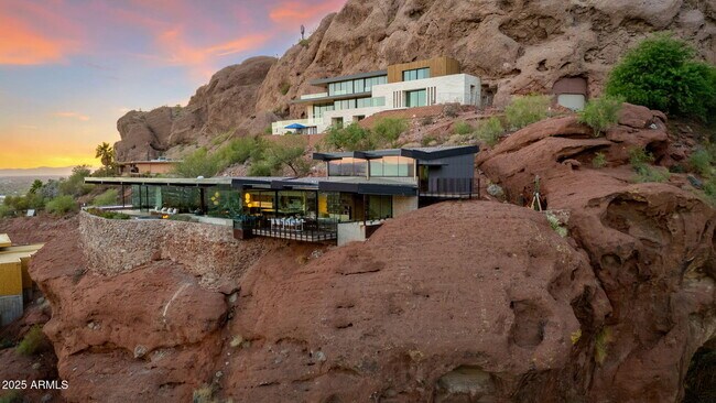 Building Photo - 4925 E Red Rock Dr