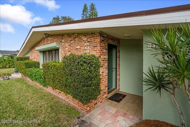 Building Photo - 2175 Barracuda Ave