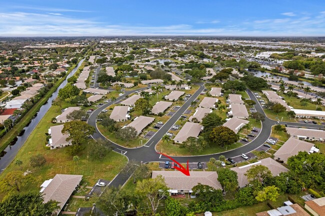 Building Photo - 8555 Bella Vista Dr