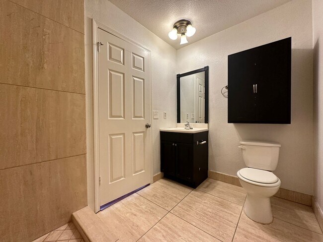 Building Photo - CASA MESA CONDO