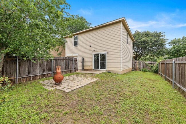Building Photo - 5705 Viewpoint Dr