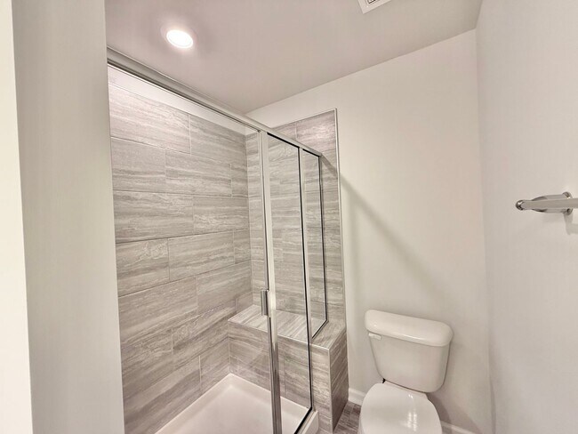 Building Photo - Stunning 3BD, 2.5BA Raleigh Townhome with ...