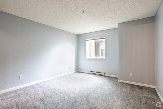 1BR, 1BA - 685SF - ALDERWOOD PARK