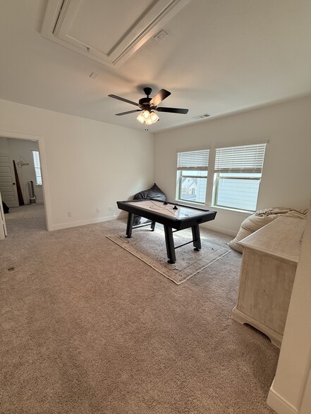 Building Photo - 13961 Longvalley Dr