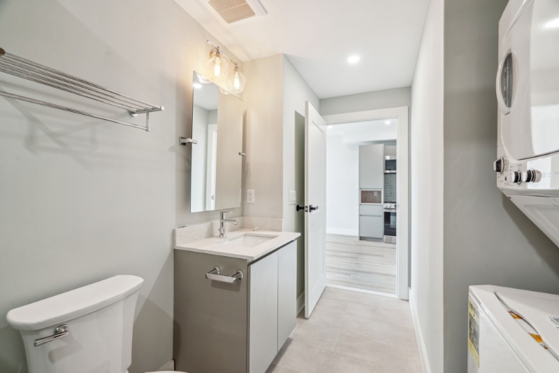 Building Photo - 3748 Lancaster Ave