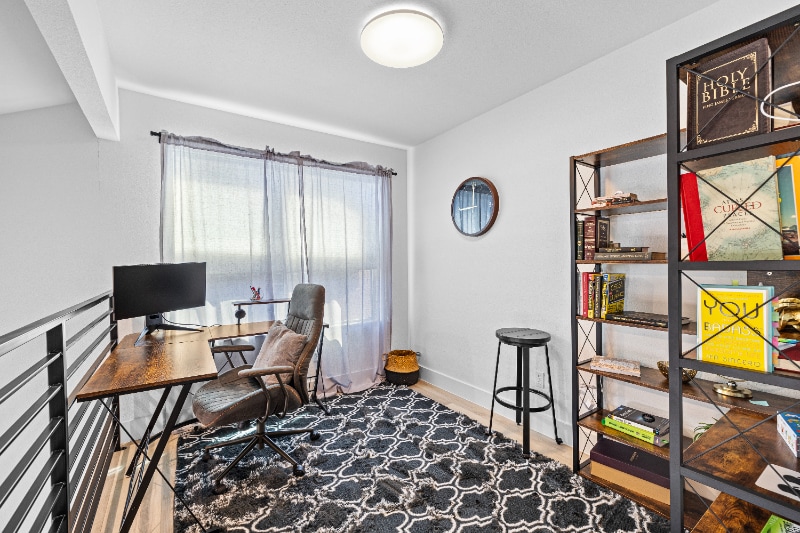 Building Photo - 1903 Albury Cove