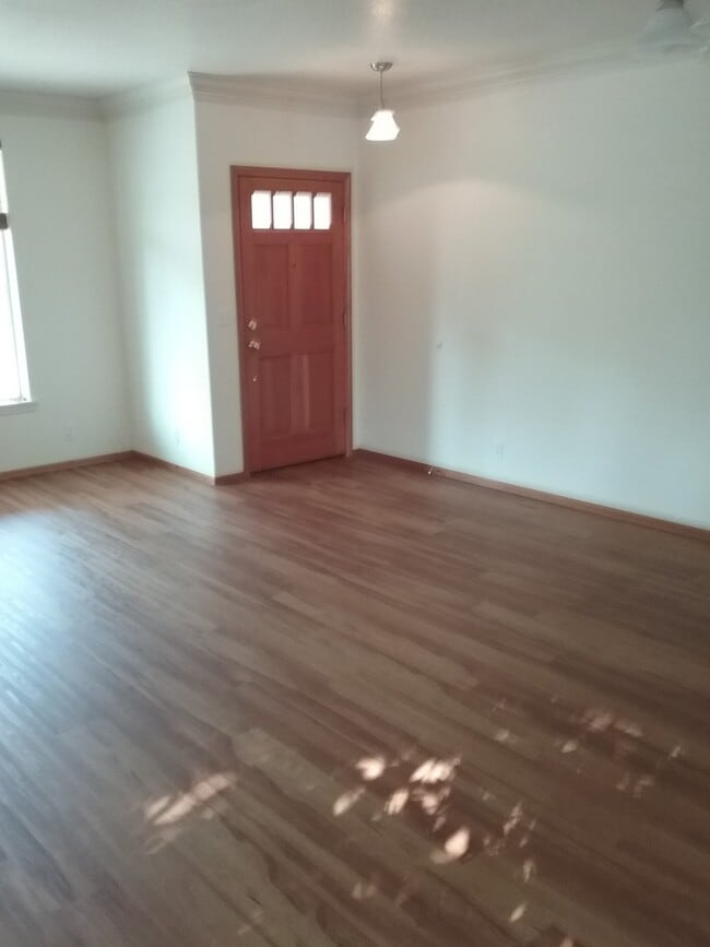 Building Photo - Attractive Santa Clara Home