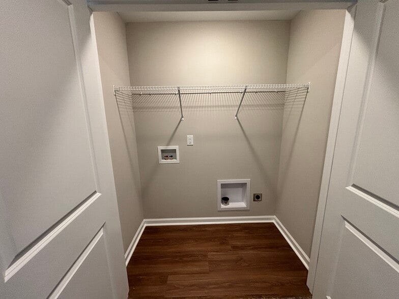 Building Photo - 420 S 2nd St