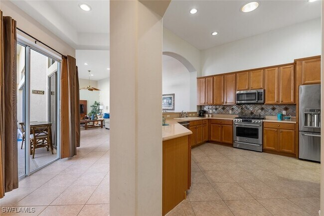 Building Photo - 1757 Tarpon Bay Dr S
