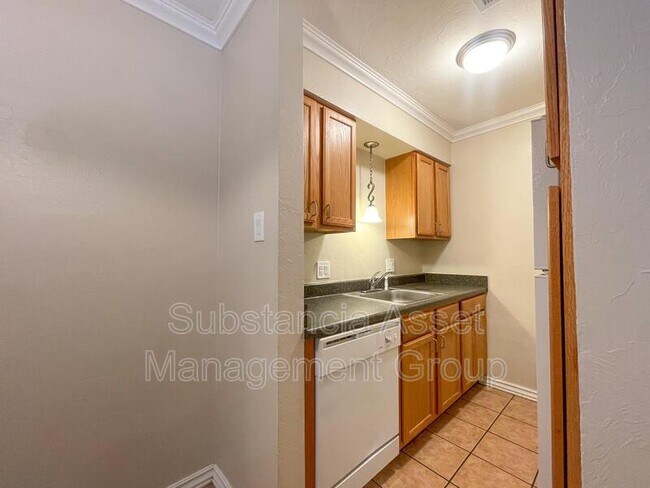 Building Photo - 1430 NW 25th St