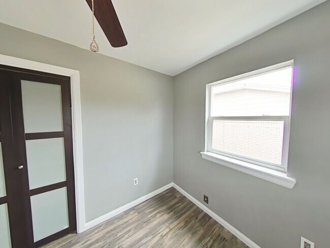 Building Photo - 409 NW 75th St