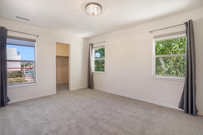 Building Photo - 3936 Silver Ave SE