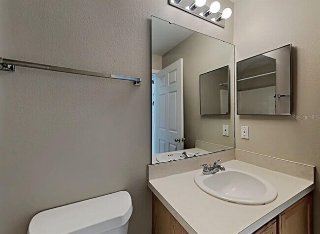 Building Photo - 15955 Wilkinson Dr