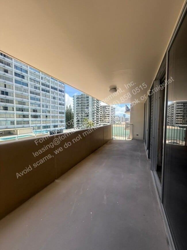 Building Photo - 1561 Kanunu St