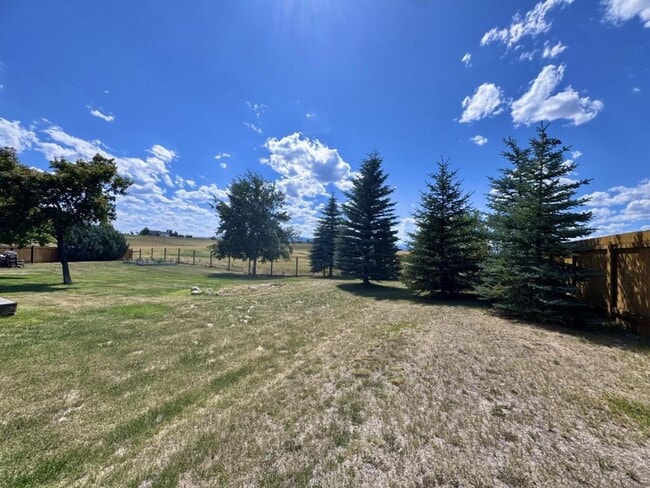 Building Photo - 3280 Strom Dr