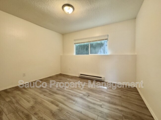 Building Photo - 5552 SW Beaverton Hillsdale Hwy