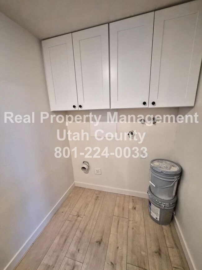 Building Photo - 1148 W 100 N