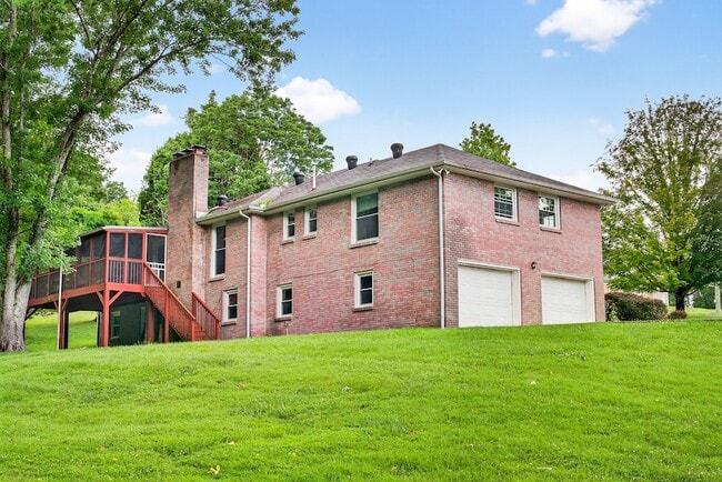 Building Photo - 121 Caldwell Dr