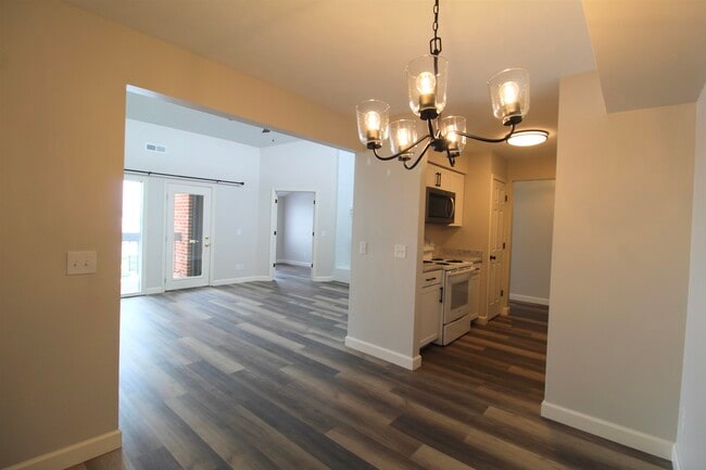 Building Photo - 1116 Blue Ridge Dr